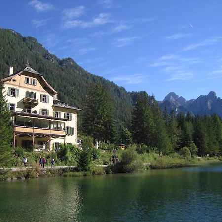 Hotel Baur Am See Dobbiaco Eksteriør bilde