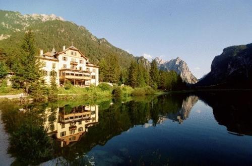 Hotel Baur Am See Dobbiaco Eksteriør bilde